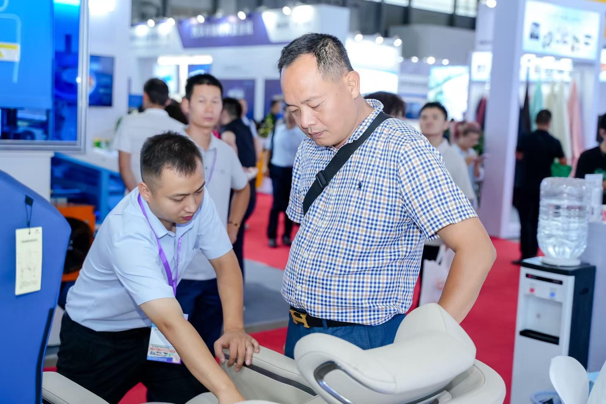 价值引领,智创未来! 精益达座椅瞩目上海CIAIE展 价值引领,智创未来! 精益达座椅瞩目上海CIAIE展