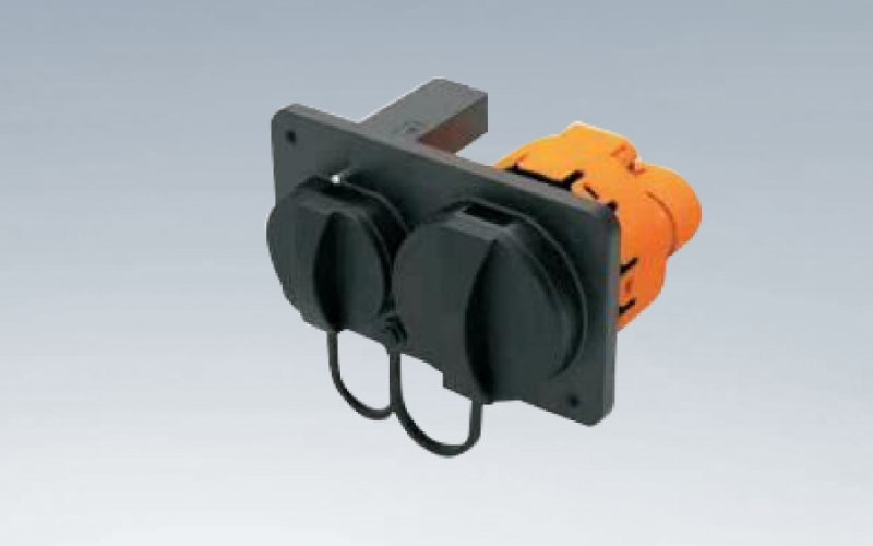 国标交直流⼀体化充电插座