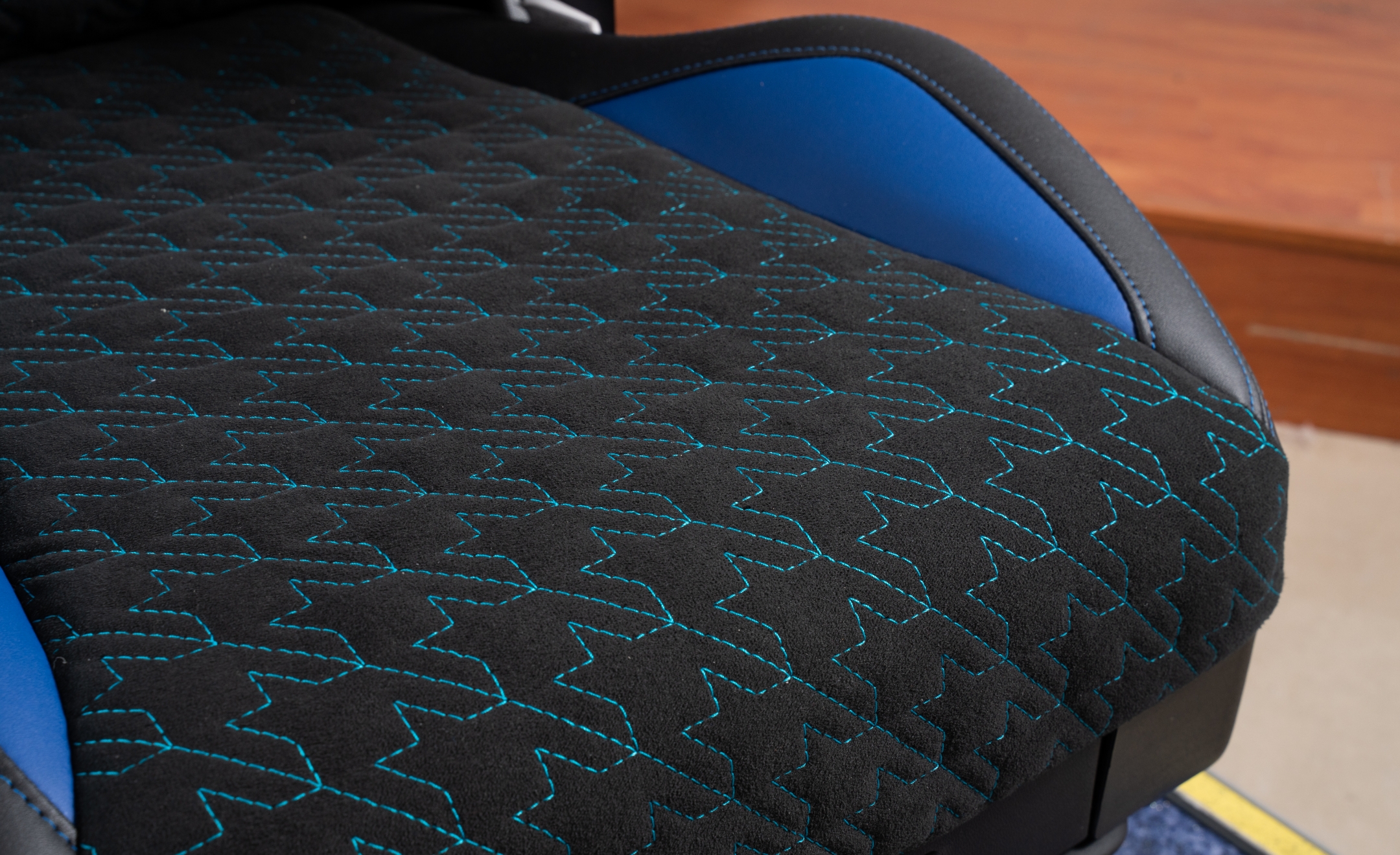 YTSQ01(N)全气囊减震司机座椅