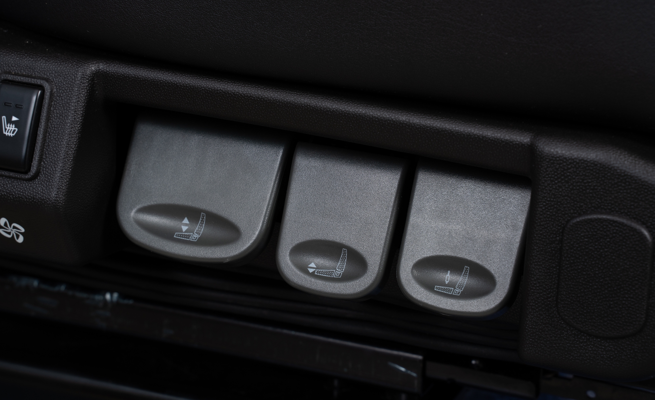 YTSQ01(N)全气囊减震司机座椅